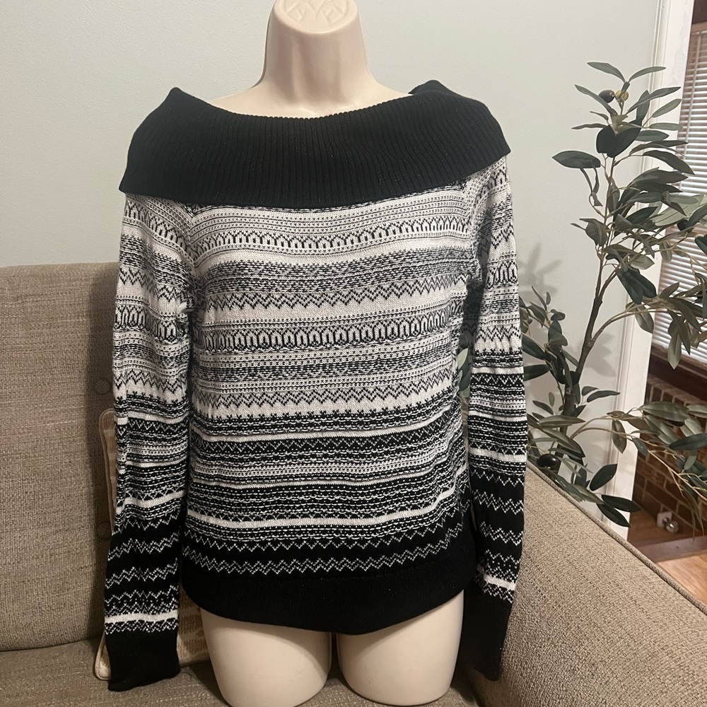 White House Black‎ Market Off the Shoulder Sweater size M with Shimmer Threading
